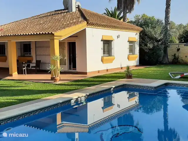 Casas Sol & Luna | Finca Paradiso | Espagne, Andalousie, Conil de la Frontera - maison de vacances Cour cosy avec terrasse couverte
