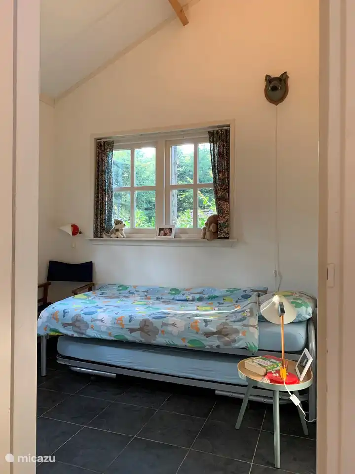Schlafzimmer mit einem Einzelbett