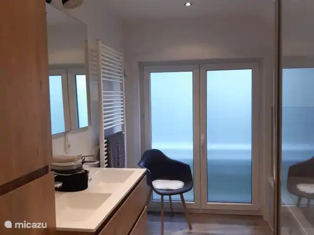 Location de Vacances Belgique, Côte Belge, Nieuwpoort, villa - Villa de beachcomber salle de bain 1er étage