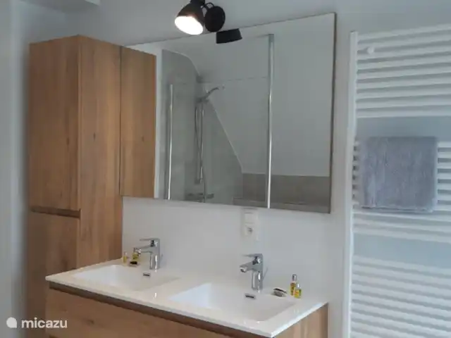 Location de Vacances Belgique, Côte Belge, Nieuwpoort, villa - Villa de beachcomber salle de bain 1er étage