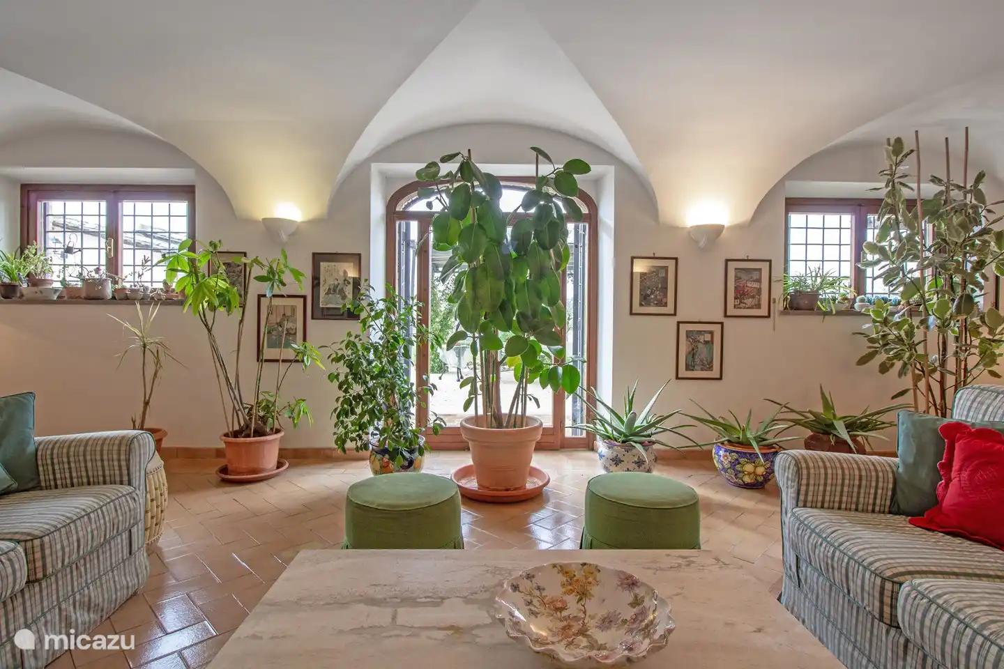 Wohnzimmer mit Blick auf den Garten