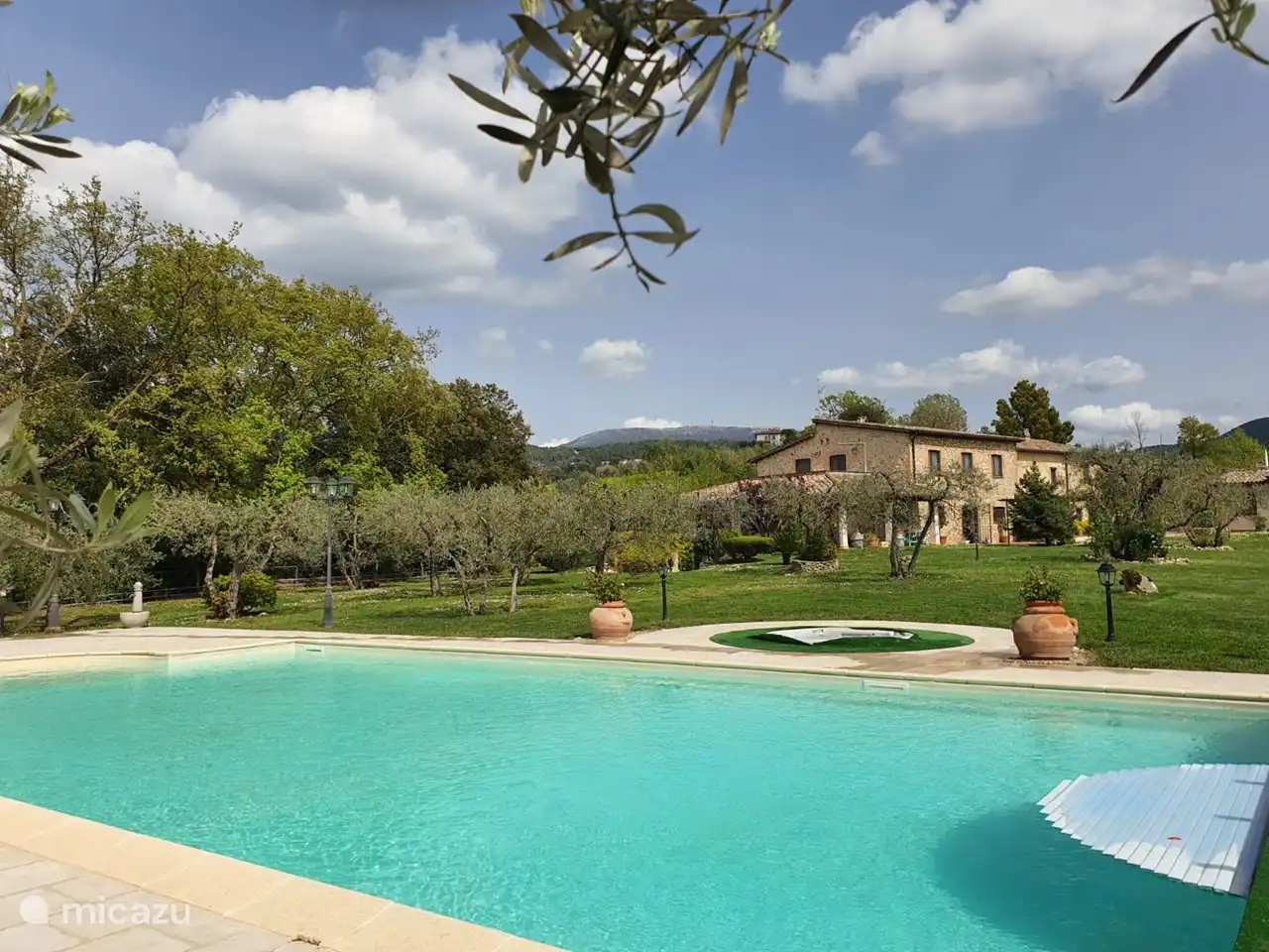 Swimmingpool-Terrasse