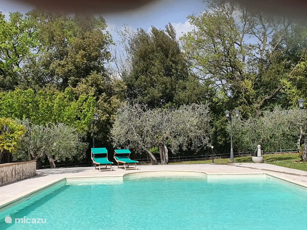 Swimmingpool-Terrasse