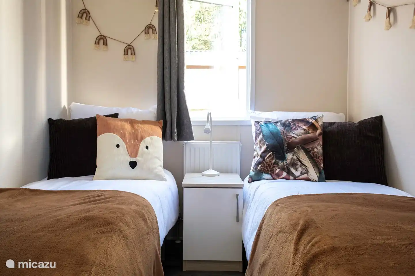 Bedroom with two single beds