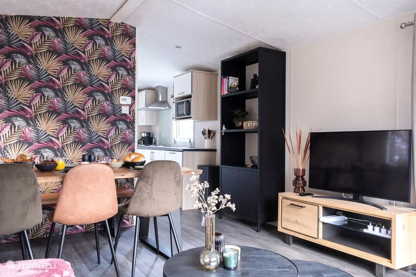 Living room with patio doors to the terrace.