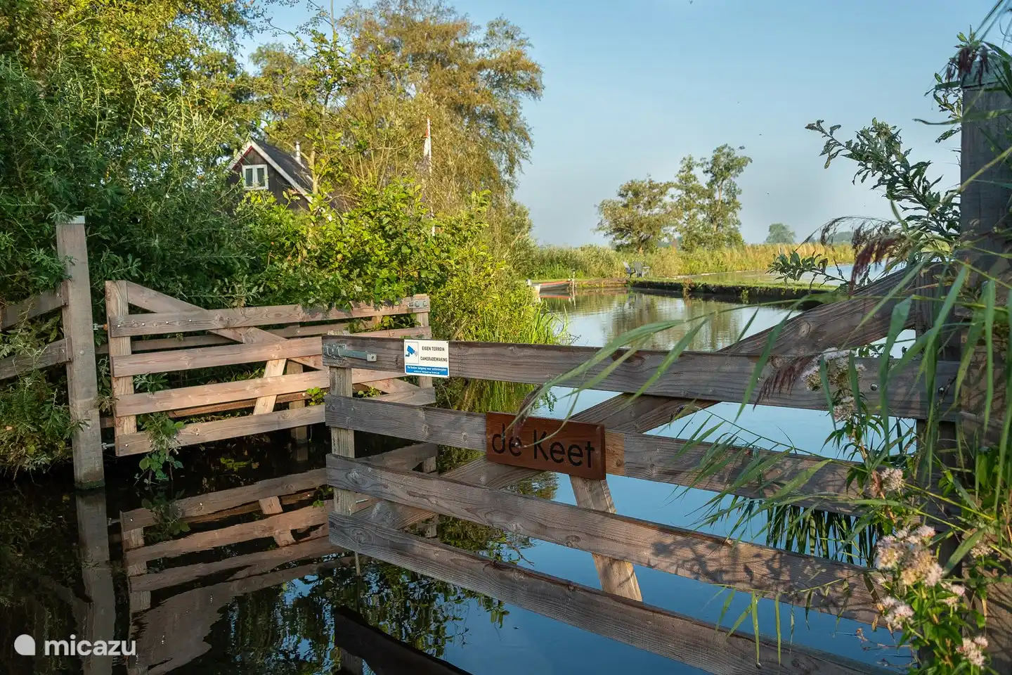Entrance to the inner harbour.