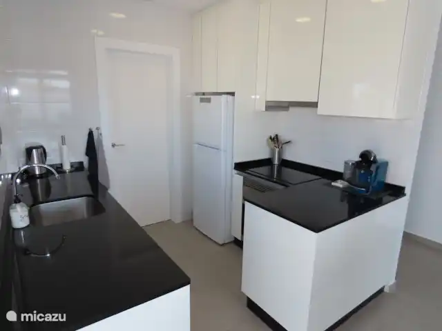 Villa Chopin huren in Spanje, Costa Blanca, San Fulgencio La Marina - villa Compleet ingerichte keuken met vaatwasser, magnetron, Tasimo koffiezetapparaat etc.