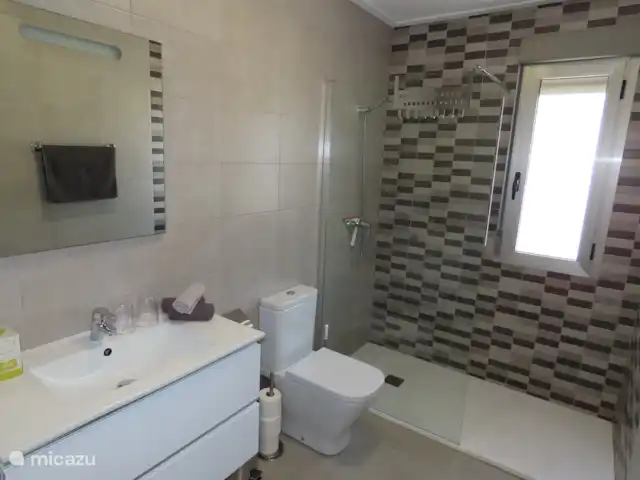 Villa Chopin huren in Spanje, Costa Blanca, San Fulgencio La Marina - villa Badkamer met inloopdocuhe