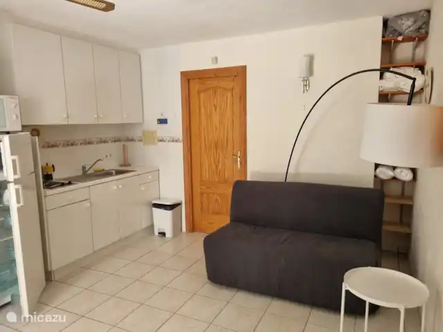 Villa Faisán en España, Costa Blanca, Moraira - villa Despensa en la planta baja con puerta al segundo baño.
