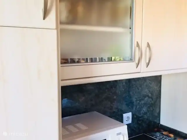 Casa José Ramón en España, Costa Dorada, Tarragona - casa vacacional Cocina totalmente equipada con vasos, platos, cubiertos, sartenes, paellera, etc...