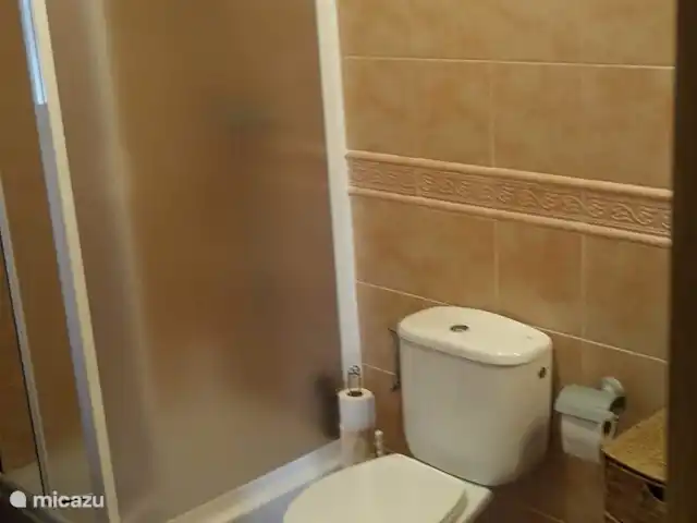 Casa José Ramón en España, Costa Dorada, Tarragona - casa vacacional Baño con ducha en la planta baja