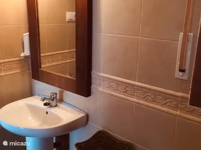 Casa José Ramón en España, Costa Dorada, Tarragona - casa vacacional Suelo de baño lavabo