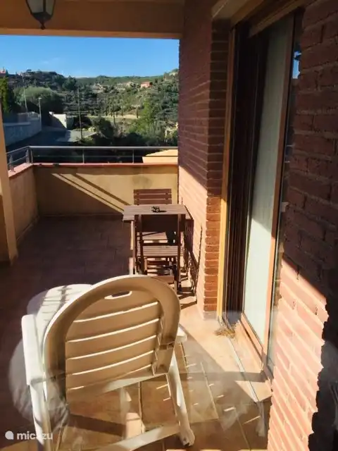 Terras boven te bereiken uit 2 slaapkamers