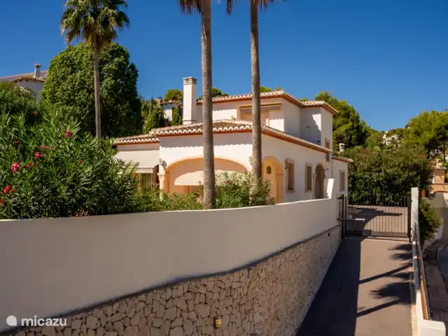 Casa El Gallo huren in Spanje, Costa Blanca, Moraira - villa Casa el Gallo, met grote oprijlaan en parkeerplek voor 2 auto's