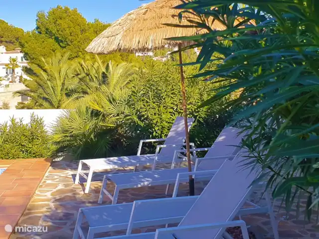 Casa El Gallo huren in Spanje, Costa Blanca, Moraira - villa Er zijn 6 ligbedden aanwezig zodat iedereen lekker van de zon kan genieten!