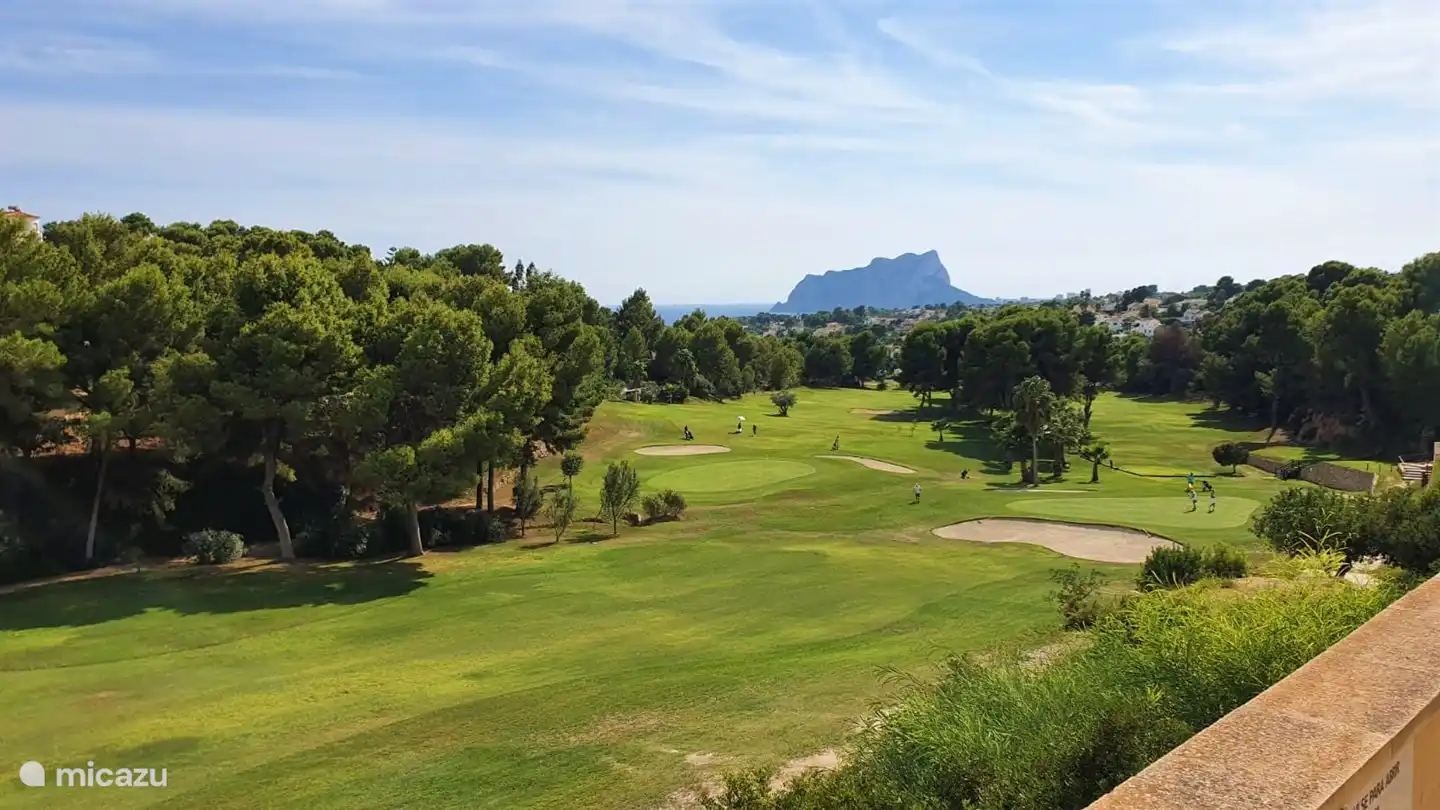 Campo de golf a poca distancia de la villa.
