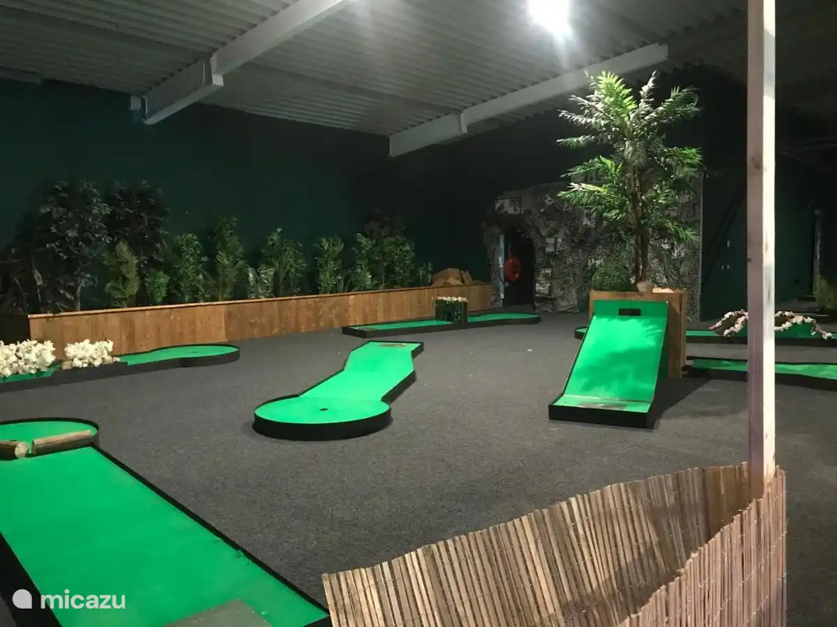Los nuevos campos de Minigolf indoor.