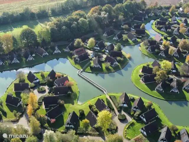 Maison de luxe 'De Boskant' | Pays-Bas, Overijssel, Gramsbergen - maison de vacances 89 logements sont implantés sur l'étang à poissons. (Remarque : la pêche n'est pas possible partout)