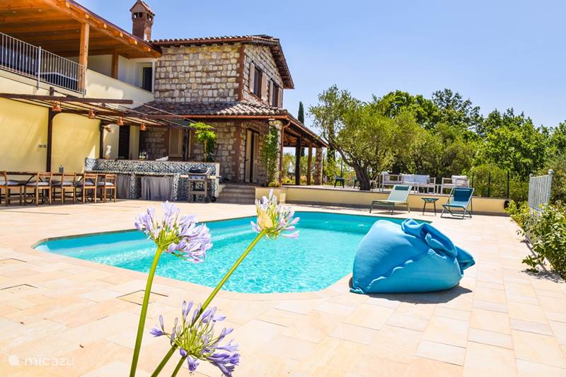 Vakantiehuis Italië, Umbrië, Panicale Vakantiehuis Huis met privé zwembad en bubbelbad