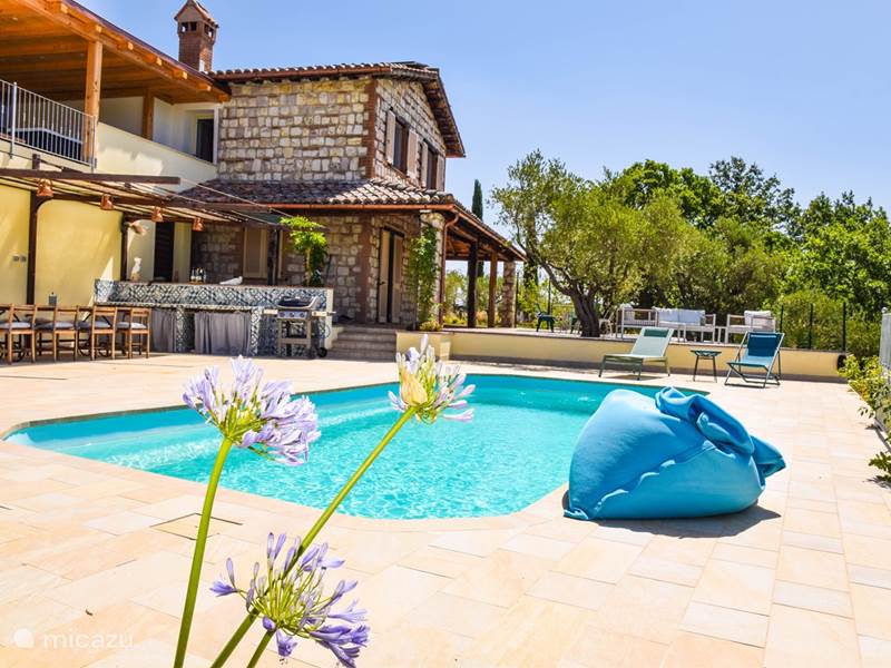 Vakantiehuis Italië, Umbrië, Panicale Vakantiehuis Huis met privé zwembad en bubbelbad