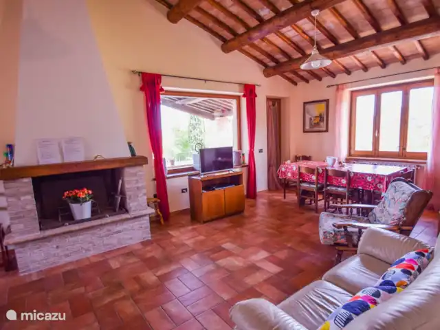 casa vacacional en Italia, Umbría, Santa Restituta – Casa de campo con piscina privada y panorama.