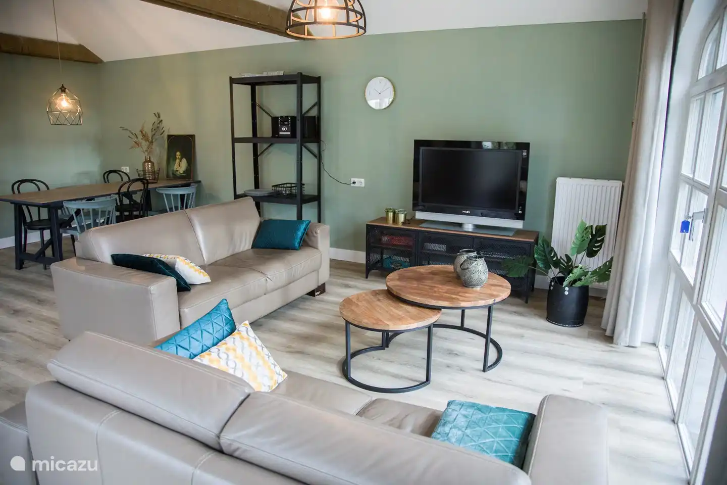 Das gemütliche Wohnzimmer, hell und geräumig 