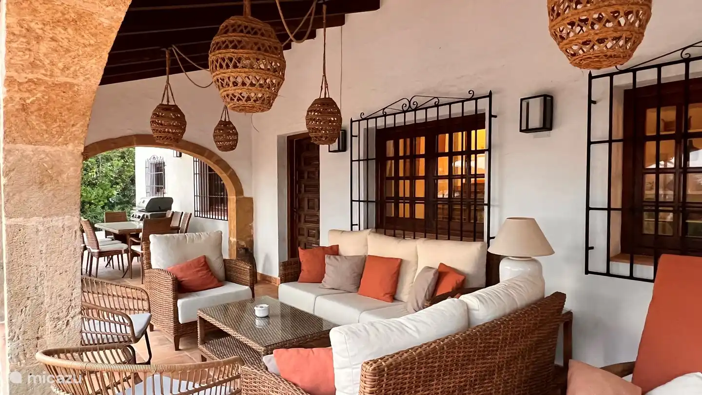 Naya - overdetermined without salon.