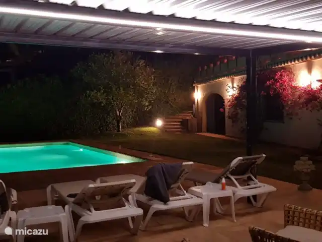 Villa Pomélo | Espagne, Costa Blanca, Jávea - villa Jardin inférieur le soir.