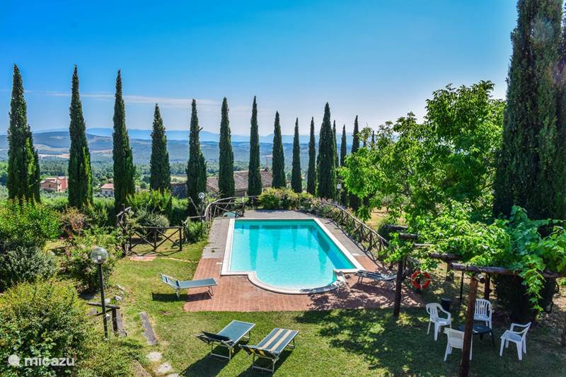 Vakantiehuis Italië, Umbrië, Santa Restituta Vakantiehuis Huis voor 7p met privé zwembad