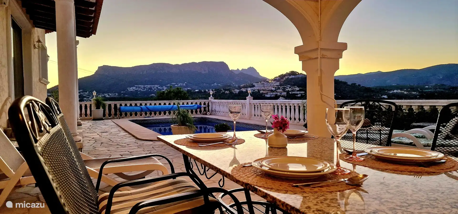 Bereit für das Barbecue im Sonnenuntergang. 