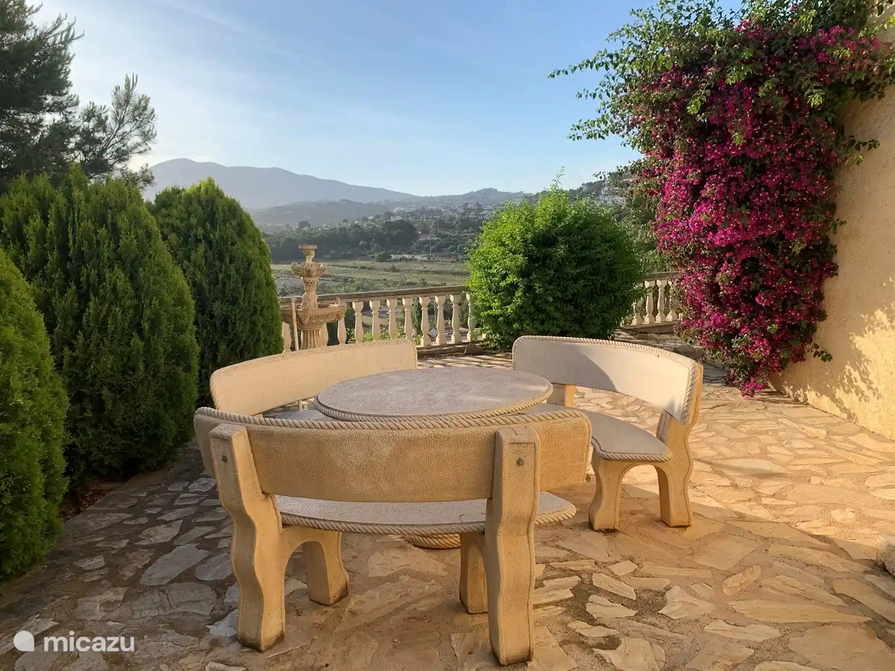 Picknicktisch mit spektakulärer Aussicht