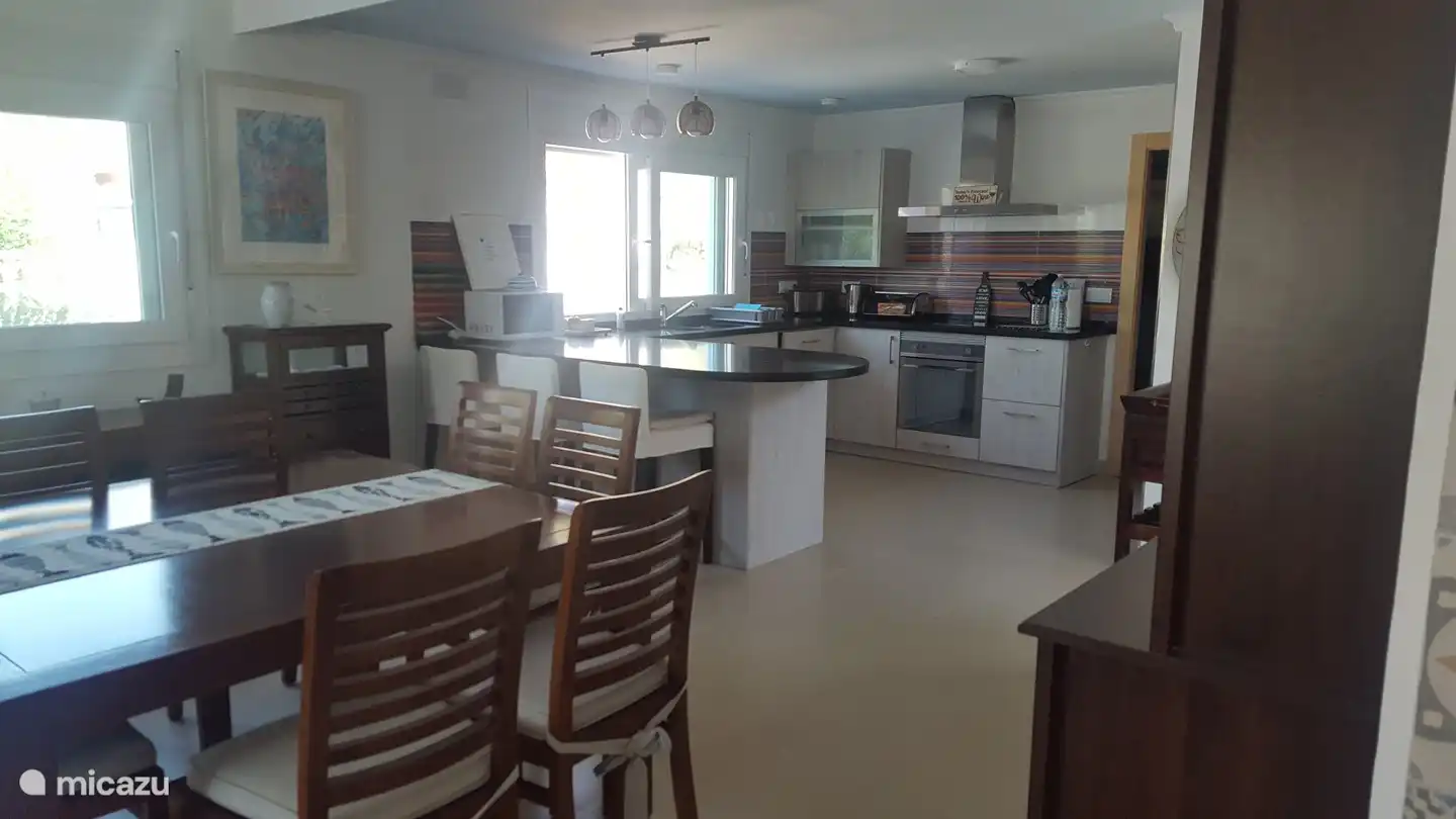 Offenes Esszimmer, Küche und Lounge