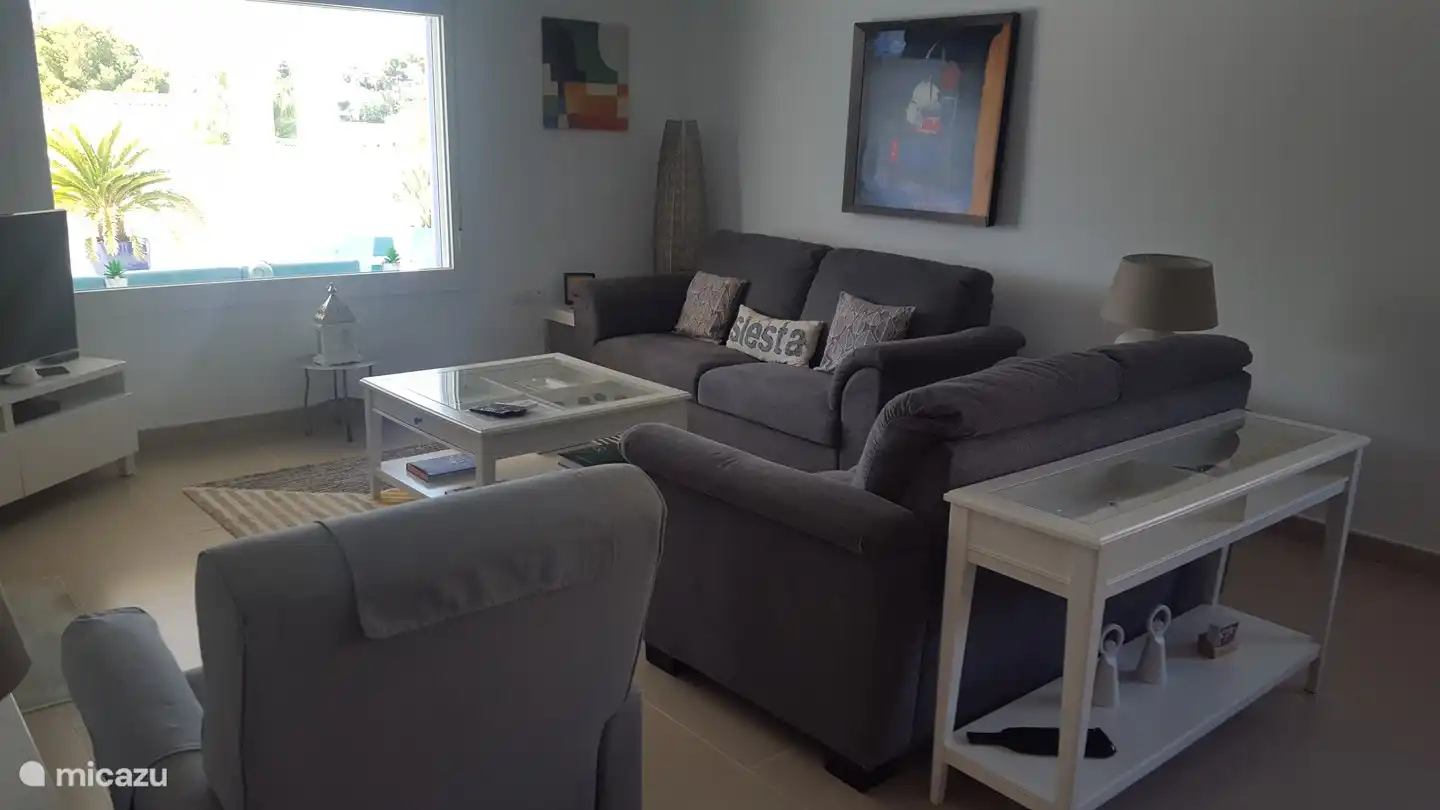 Lounge und Esszimmer mit offenem Schnitt