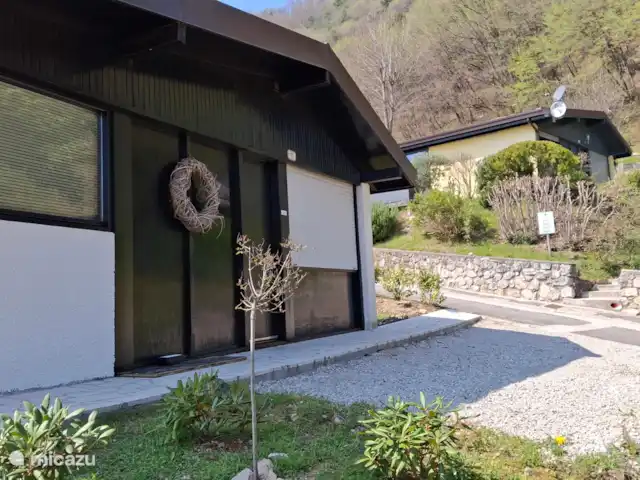 Tignale sunclass bungalow Sole | Italie, Lac de Garde, Tignale - bungalow En tant que l’un des rares propriétaires de bungalows, nous disposons d’une place de parking privée.