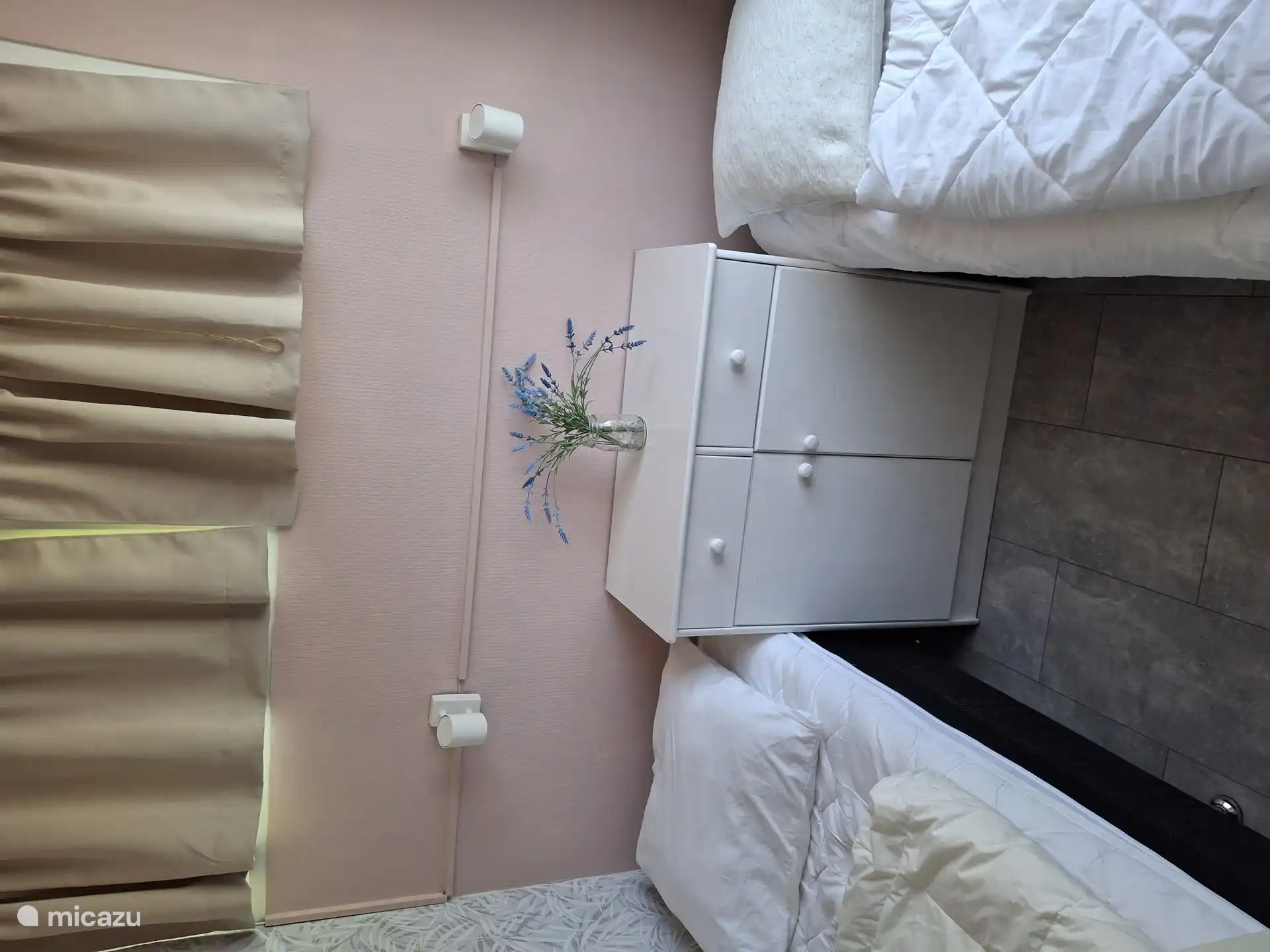 1er dormitorio con 2 x sommiers individuales 70 x 200