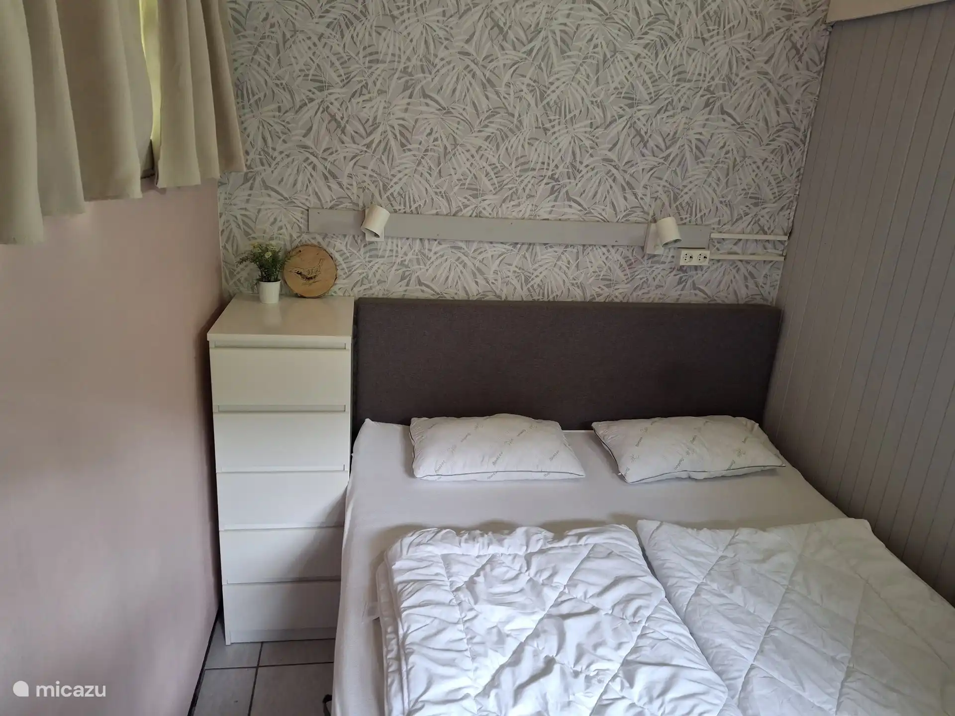 3er dormitorio con somier para 2 personas 160 x 200