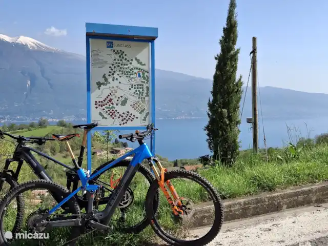Tignale sunclass bungalow Sole | Italie, Lac de Garde, Tignale - bungalow Il est possible de louer des VTT et des vélos électriques auprès de Stefano Bartoli à Tignale