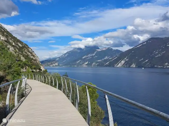 Tignale sunclass bungalow Sole | Italie, Lac de Garde, Tignale - bungalow Sentier pédestre/cyclable sur le périphérique au-dessus du lac de Garde