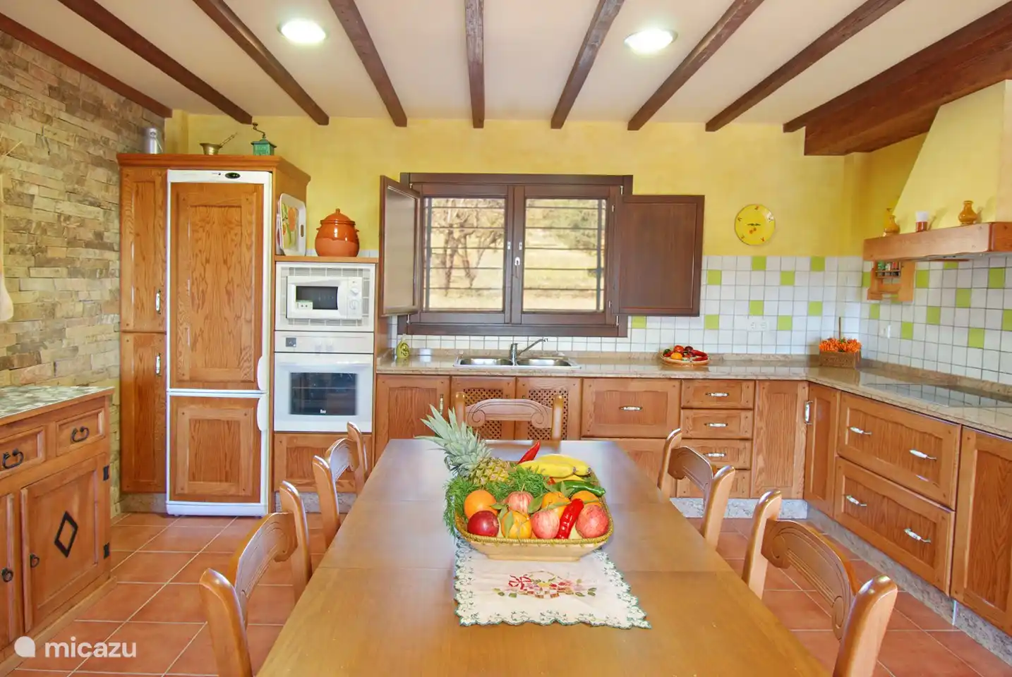 The kitchen is excellently equipped. Cooking together can be quite enjoyable.