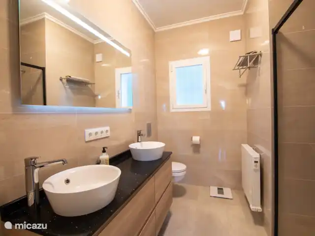 Moraira Family Fun! Pool&BBQ! en España, Costa Blanca, Moraira - villa baño