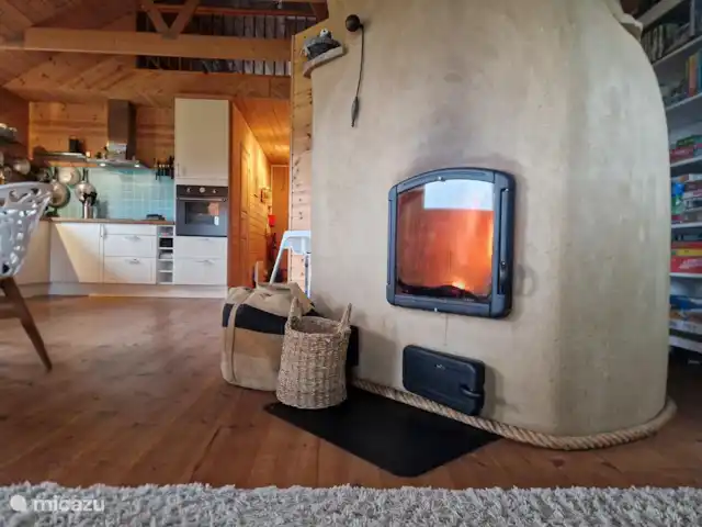 Het Griet en Países Bajos, Güeldres, Doesburg - casa vacacional La estufa de barro única proporciona un calor agradable, además de los radiadores eléctricos.