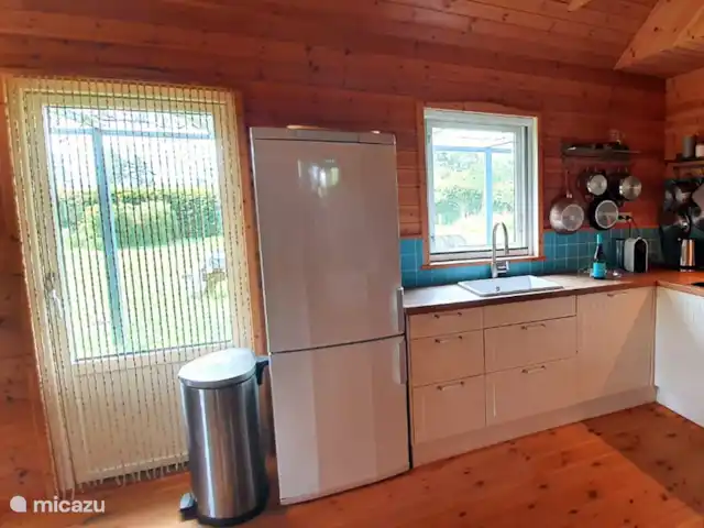 Het Griet en Países Bajos, Güeldres, Doesburg - casa vacacional La cocina está totalmente equipada y tiene vistas al jardín.