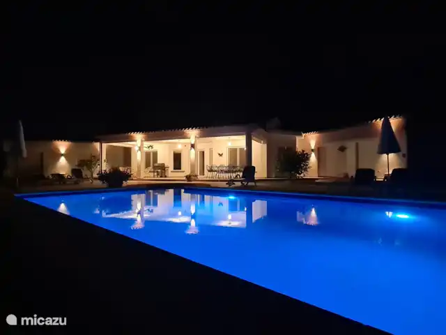 La Quimera Jávea huren in Spanje, Costa Blanca, Jávea - villa Nachtfoto van het zwembad en huis. Prachtige sterrenhemels.