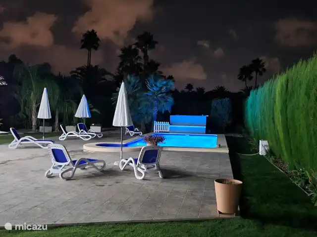 La Quimera Jávea huren in Spanje, Costa Blanca, Jávea - villa Nachtfoto van het zwembad en huis.