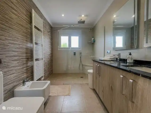 La Quimera Jávea huren in Spanje, Costa Blanca, Jávea - villa Badkamer 2 aan de rechterzijde.