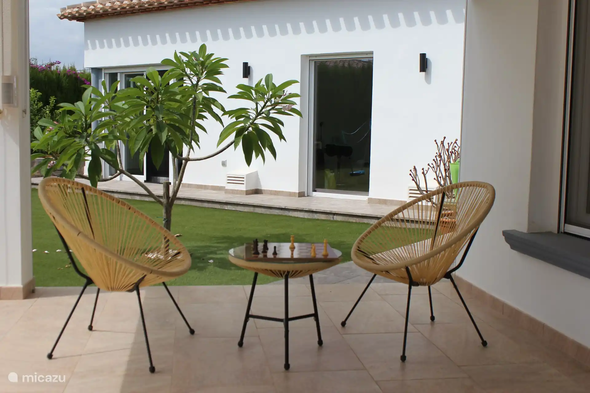 Naya aan de andere kant (meer dan 25 vierkante meter).