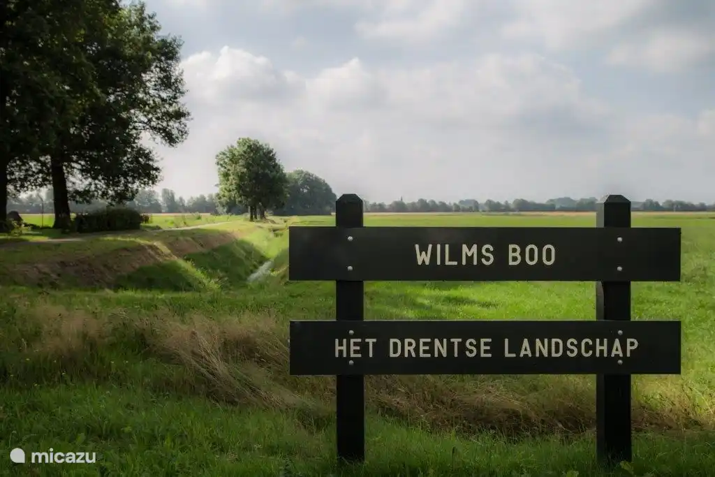 Het bord aan het begin van het landweggetje naar de Wilmsboo