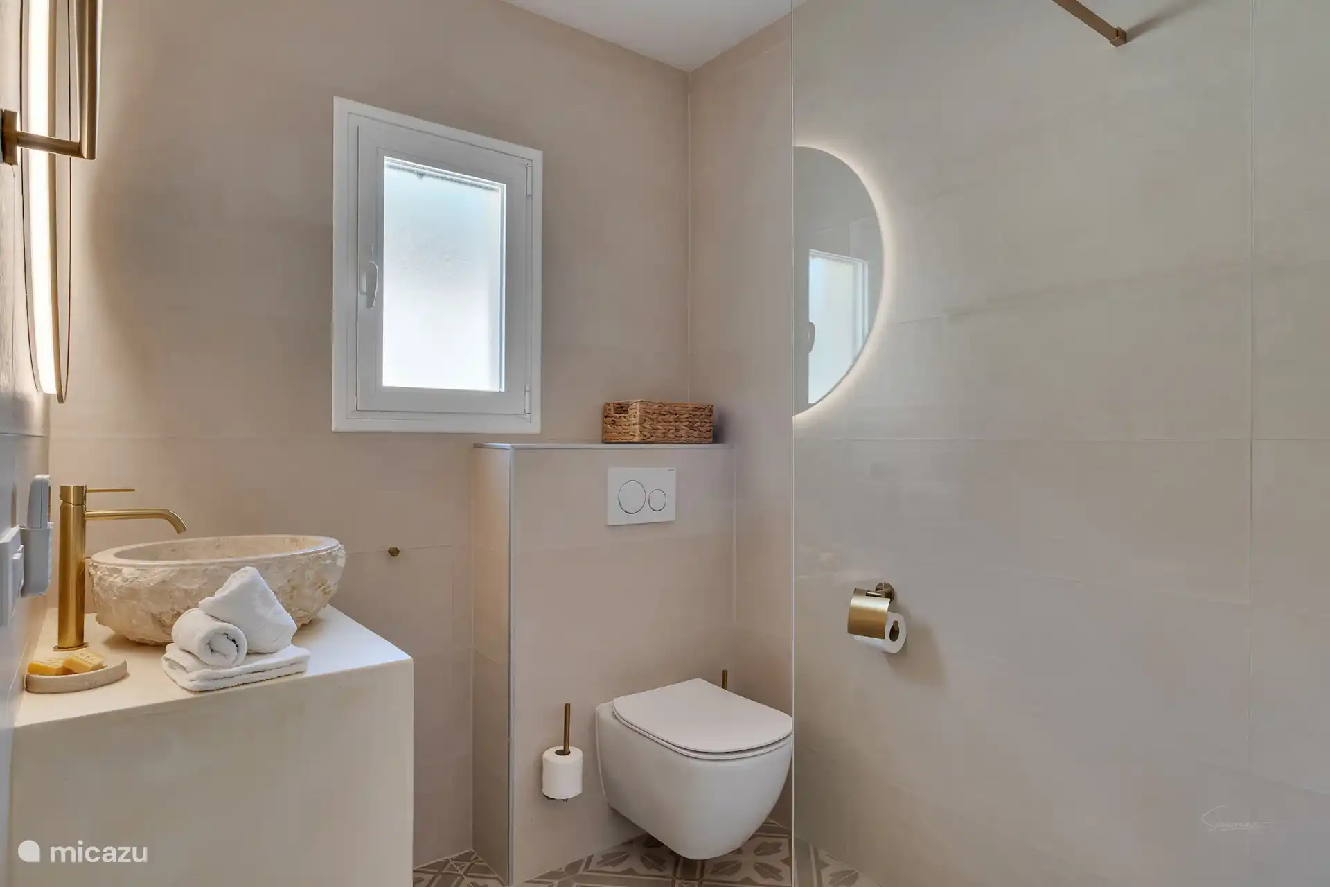 Badezimmer im zweiten Stock