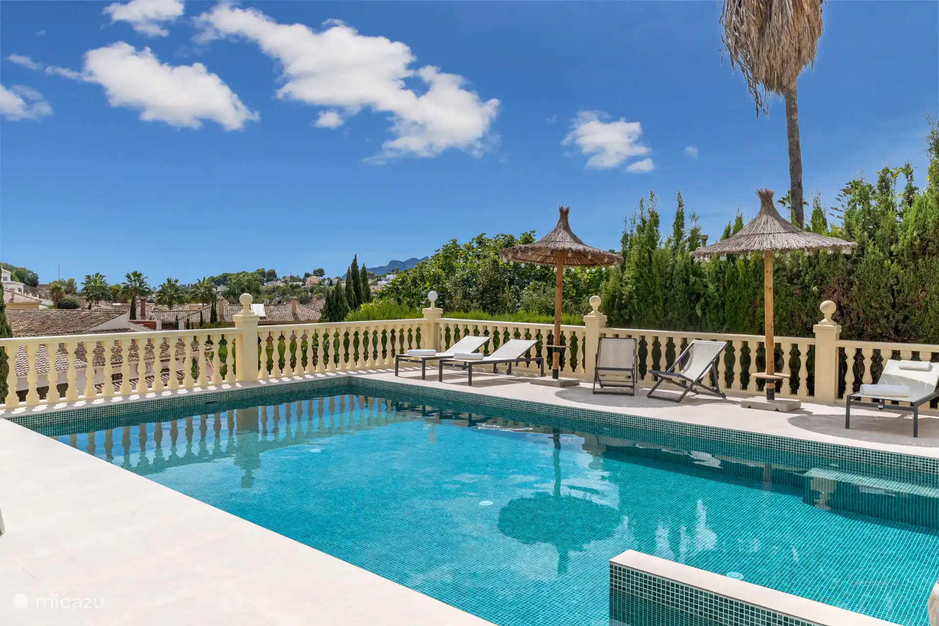 Schwimmbadübersicht