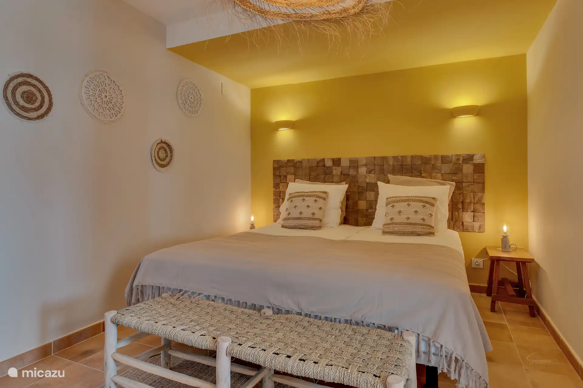 Großes Doppelschlafzimmer im Erdgeschoss